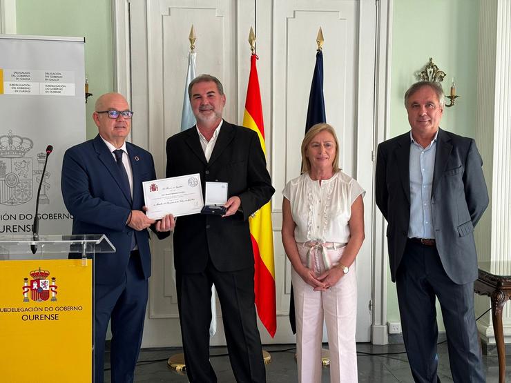 O expresidente da Xunta e exsenador Anxo Quintana recibe a Medalla á Promoción dos Valores de Igualdade na Subdelegación do Goberno en Ourense. EUROPAPRESS 