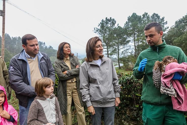 A conselleira de Medio Ambiente e Cambio Climático, Anxos Vázquez, no Centro de Recuperación de Fauna de Carballedo (Pontevedra) .. XUNTA 