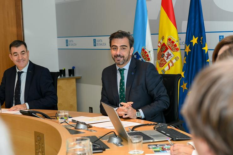 O conselleiro de Presidencia, Xustiza e Deportes, Diego Calvo, preside a reunión do Consello da Xunta 