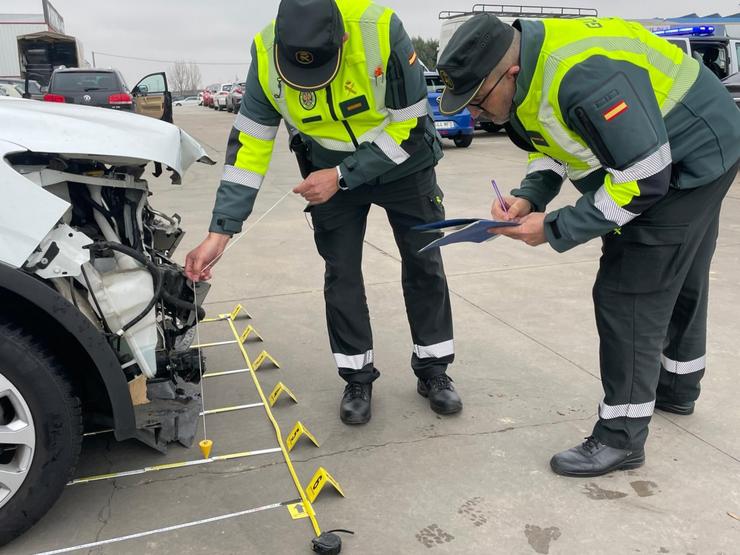 Efectivos da Garda Civil durante as pescudas.. GARDA CIVIL 