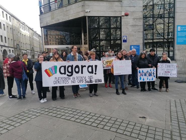 Concentración de traballadores e familiares de usuarios do centro Souto de Leixa, en Ferrol. / Europa Press