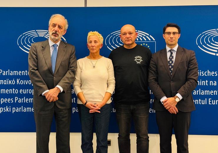 Os pais de Diego Bello manteñen encontros con eurodeputados e eurodeputadas / XUSTIZA PARA DIEGO