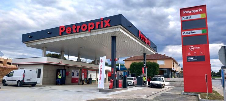 Gasolineira 'low cost' Petroprix en Abegondo. GASOLINEIRA 'LOW COST' PETROPRIX EN ABEGONDO