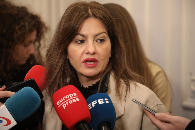 A ministra de Mocidade e Infancia, Sira Rego, reúnese con Amnistía Internacional para coñecer os resultados do seu informe, na sede de Amnistía Internacional / Rafael Bastante