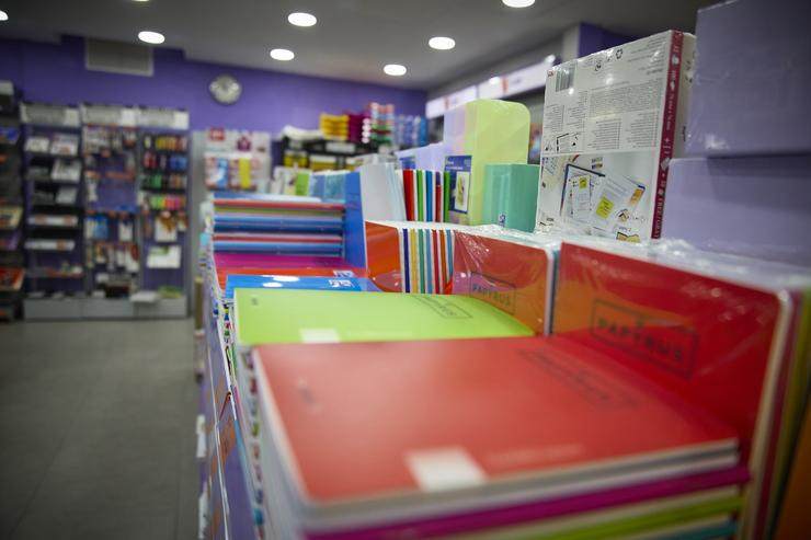 Cadernos e demais material escolar, na papelería Folder Hermosilla, a 24 de agosto de 2024, en Madrid 