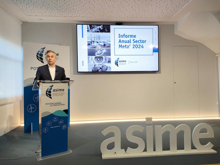 O secretario xeral de Asime, Enrique Mallón, presenta o balance do sector metal galego correspondente a 2024 