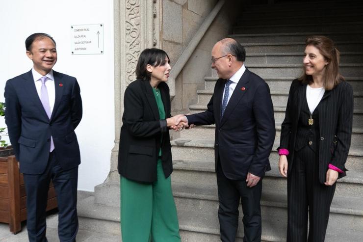 As conselleiras de Medio Ambiente e Cambio Climático, Ángeles Vázquez, e de Economía e Industria, María Jesús Lorenzana, reuníronse co presidente da multinacional chinesa Citic Group Corporation, Xi Guohua, en Santiago 