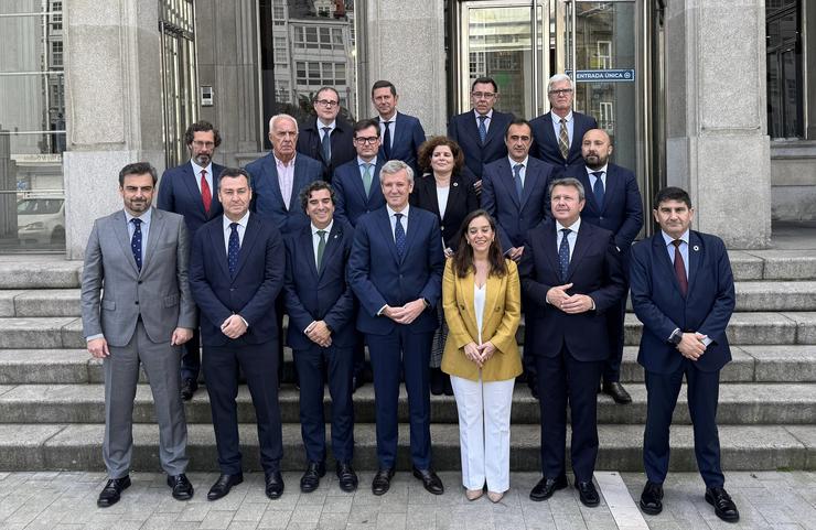 Autoridades presentes no consello de administración extraordinario da Autoridade Portuaria da Coruña. DELEGACIÓN DO GOBERNO EN GALICIA / Europa Press