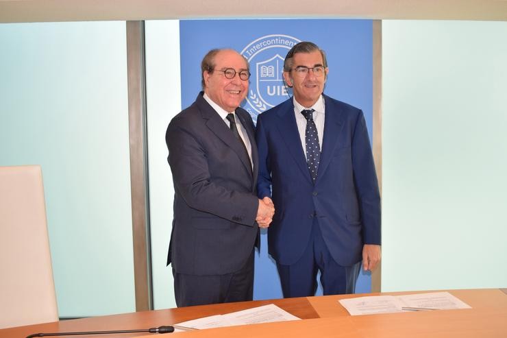 UIE e HM Hospitais impulsan o grao de enfermaría. UIE E HM HOSPITAIS / Europa Press