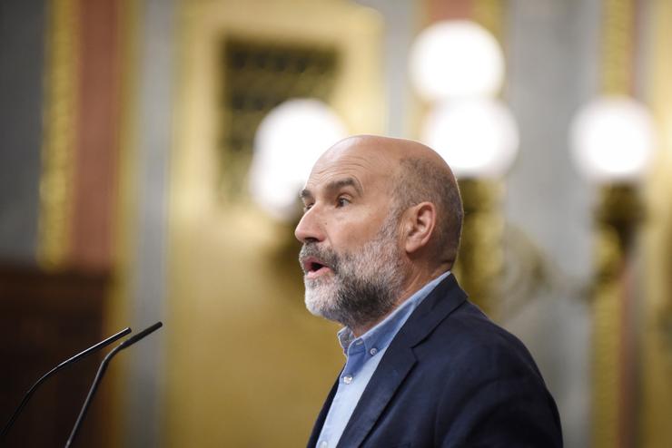O deputado do BNG, Néstor Rego, durante o pleno no Congreso dos Deputados, a 21 de maio de 2025, en Madrid 