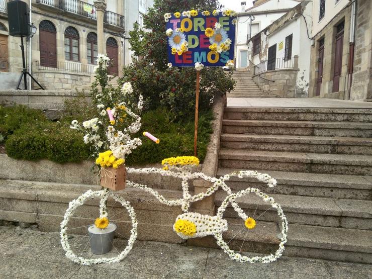 Unha das creacións na celebración dos Maios en Monforte (arquivo). Foto: XdL