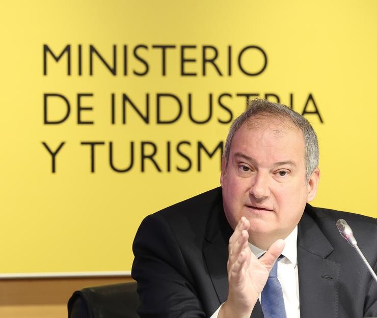 Arquivo - O ministro de Industria e Turismo, Jordi Hereu, durante unha rolda de prensa.. Marta Fernández Xara - Europa Press - Arquivo