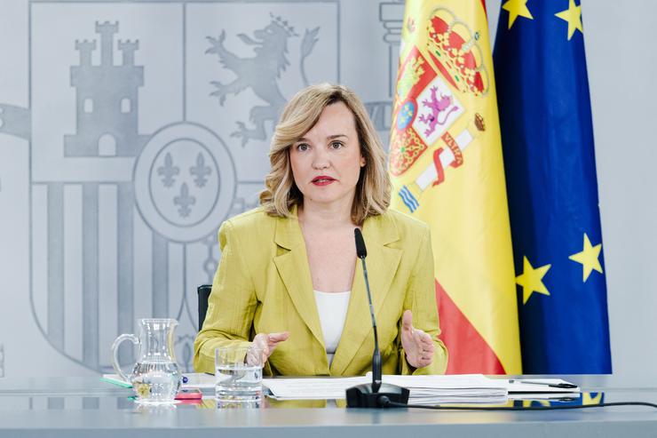 A ministra de Educación, FP e Deportes e portavoz do Goberno, Pilar Alegría, durante unha rolda de prensa tras o Consello de Ministros, no Palacio da Moncloa, a 17 de xuño de 2025, en Madrid (España). Durante a roda, Aagesen explicou o inf. Carlos Luján - Europa Press