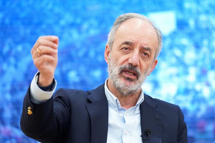 Francisco Millán Mon durante unha entrevista para Europa Press, a 24 de maio de 2024, en Santiago de Compostela. Álvaro Ballesteros 