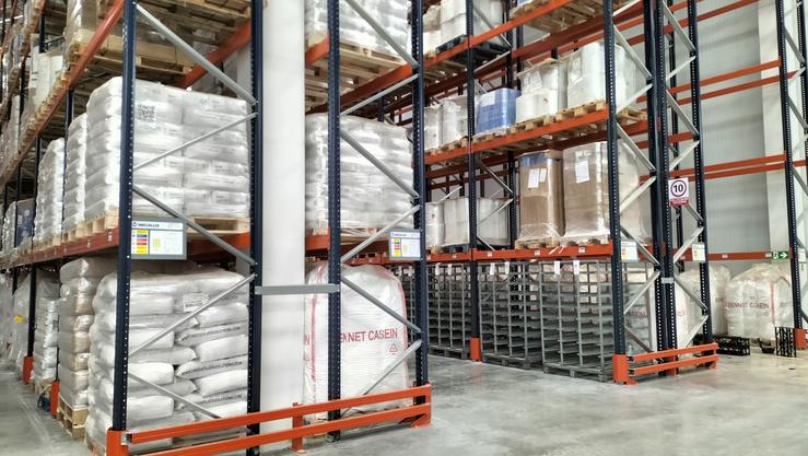 Empresa, industria, loxística, almacén, fábrica. 