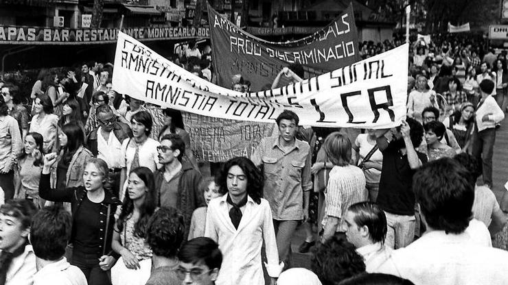 Primeira manifestación do Orgullo en España, en Barcelona 