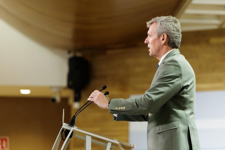 O presidente da Xunta, Alfonso Rueda, na rolda de prensa posterior á reunión do Consello. DAVID CABEZÓN 