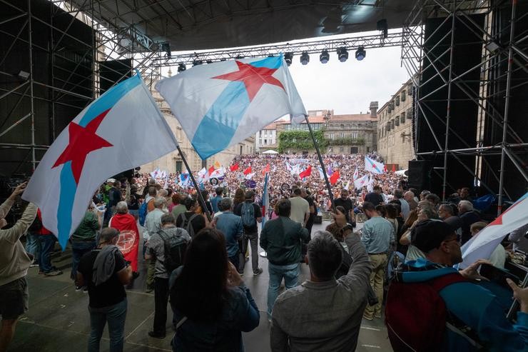 Un grupo de persoas durante unha marcha convocada por BNG que parte da Alameda, a 25 de xullo de 2023, en Santiago de Compostela 