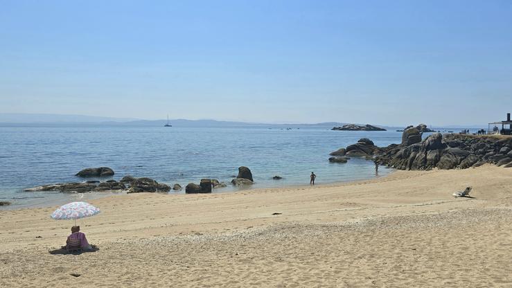 Unha praia paradisiaca en Galicia rodeada de cons 