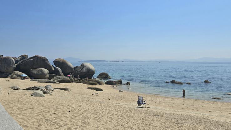 Unha praia paradisiaca en Galicia rodeada de cons 