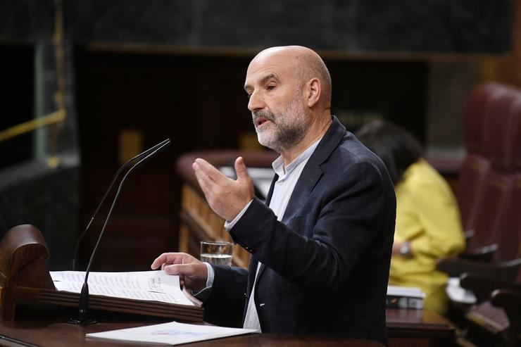 O deputado do BNG Néstor Rego, intervén durante unha sesión plenaria extraordinaria, no Congreso dos Deputados, a 22 de xullo de 2025, en Madrid. Fernando Sánchez / Europa Press