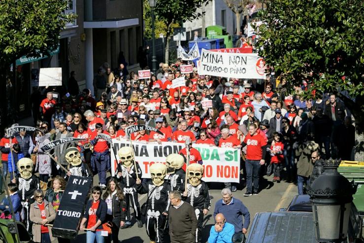 Arquivo - Protesta contra a mina de cobre. PLATAFORMA MINA TOURO NON - Arquivo 