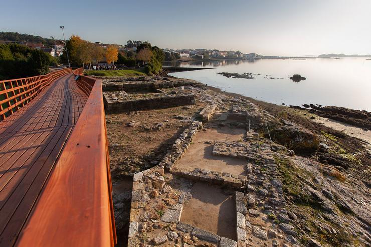 Ruínas do Castelo da Lúa, en Rianxo / Turismo de Galicia