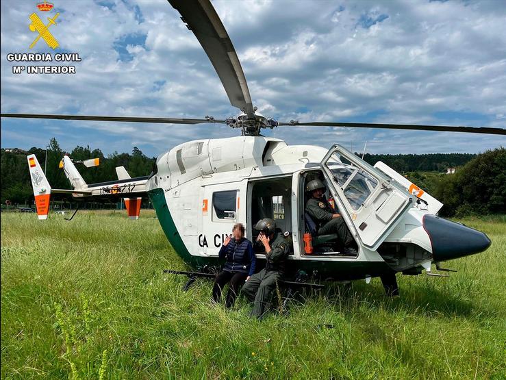 Un helicóptero da Garda Civil localiza a unha muller desaparecida en Paderne / Garda Civil