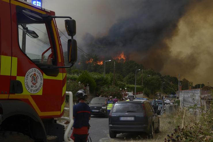 Varios servizos de emerxencia traballan na extinción do lume en Ourense.. Rosa Veiga - Europa Press 