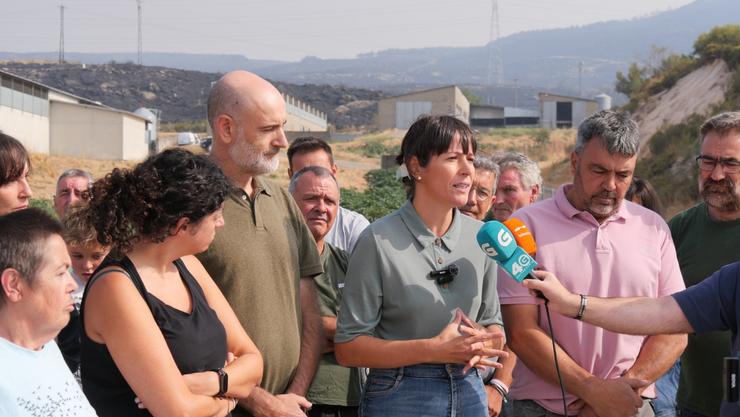 A portavoz nacional do BNG, Ana Pontón, visita as zonas afectadas polos incendios na Mezquita, Ourense.. BNG