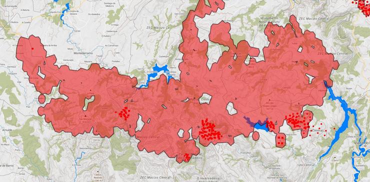 Vista do incendio de Chandrexa e Vilariño de Conso sobre o Parque Natural do Invernadeiro, a 18 de agosto de 2025.. COPERNICUS