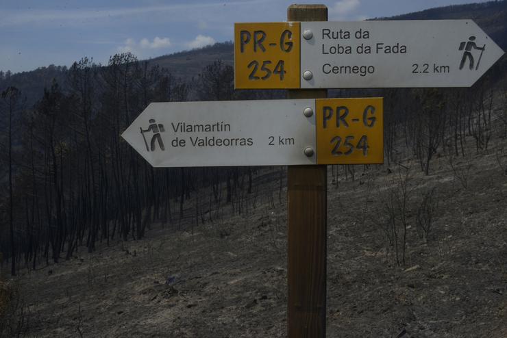 Vista tras o incendio nos montes de Cernegoen Villamartín de Valdeorras, Ourense. Rosa Veiga - Europa Press