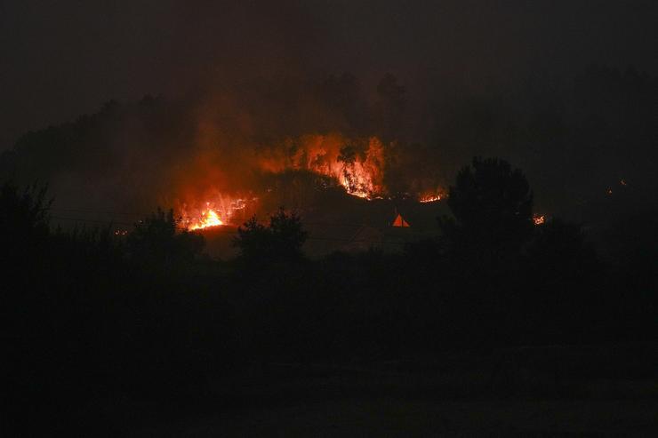 Vista do incendio, a 30 de xullo de 2025, na Cañiza / Adrián Irago - Arquivo / Europa Press
