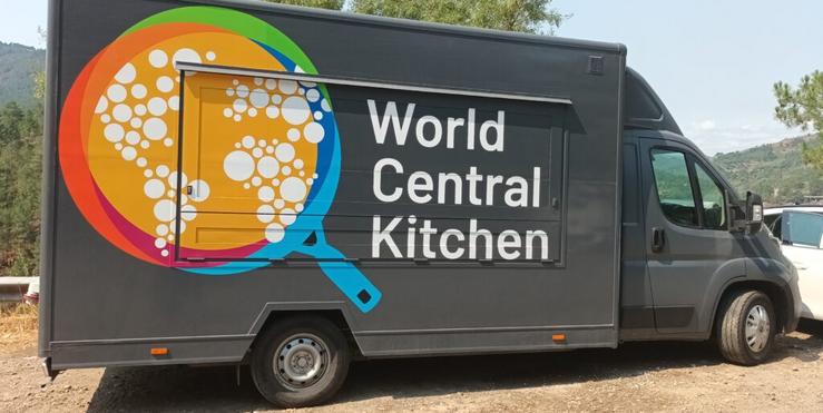 Camión da ONG World Central Kitchen do cociñeiro José Andrés en Quiroga. Foto: XMF.