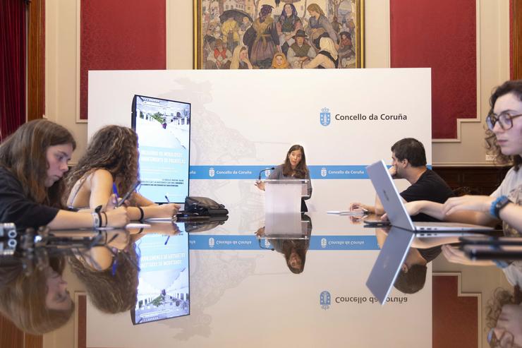 A alcaldesa da Coruña, Inés Rei, en rolda de prensa para dar conta dos asuntos tratados na Xunta de Gobieno local. ANDY PEREZ / Europa Press