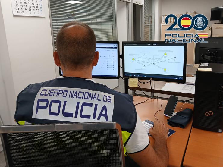 Axente da Policía Nacional. POLICÍA NACIONAL 
