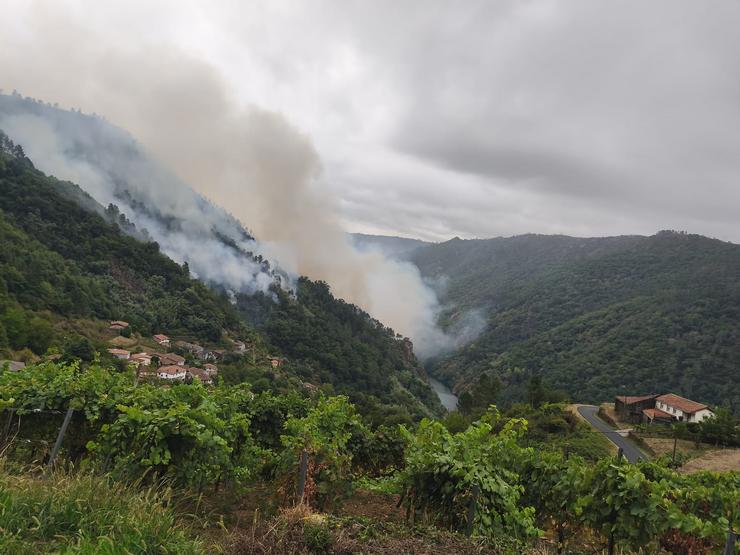 Así se vía o lume de Pantón na zona do Preguntoiro e Fontao / Xurxo Ayán