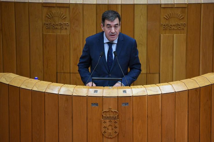 O conselleiro de Educación, Román Rodríguez, no pleno do Parlamento. XUNTA 