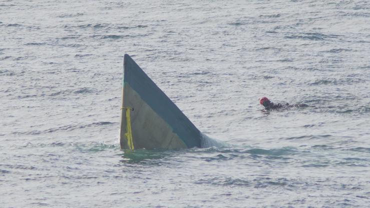 O narcosubmarino, a 22 de xaneiro de 2025, no porto de Camariñas 