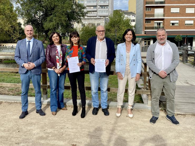 Acto de firma do acordo entre o PP de Sarria e os independentes de Camiña Sarria 