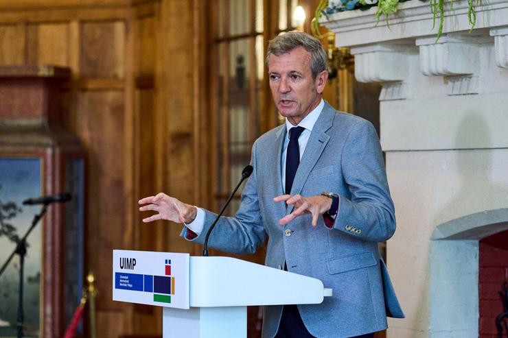 O presidente da Xunta, Alfonso Rueda, participa en Santander nunha xornada organizada pola Universidade Internacional Menéndez Pelayo (UIMP) / JUANMA SERRANO/