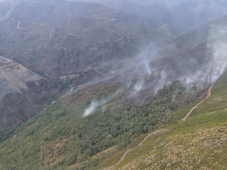 Incendio en Carballeda de Valdeorras, na parroquia de Casaio, a 7 de setembro de 2025.. BRIF TABUYO DO MONTE 