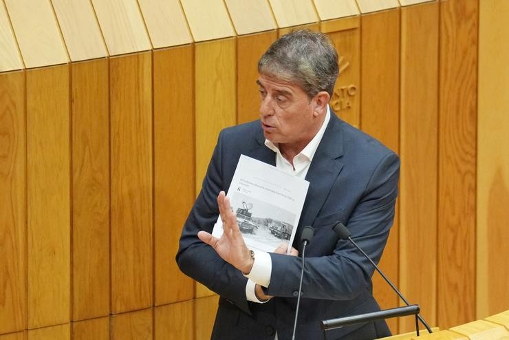 O portavoz do grupo parlamentario socialista de Galicia, José Ramón Gómez Besteiro, comparece no Parlamento galego, a 9 de setembro de 2025, en Santiago de Compostela, A Coruña, Galicia (España). Rueda comparece por iniciativa propia para explicar. Álvaro Ballesteros - Europa Press 