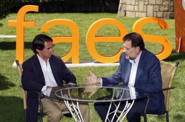Aznar e Rajoy nun acto de FAES /pp.es