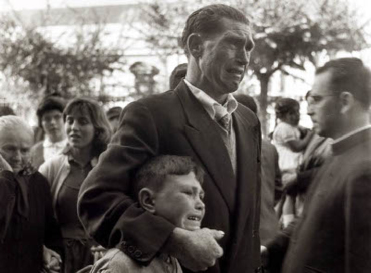 "Despedida de emigrantes" (A Coruña, 1956) / Manuel Ferrol