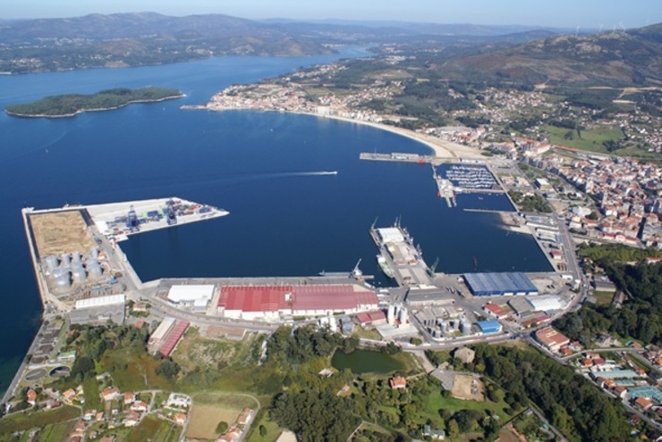 Vista aérea do porto de Vilagarcía 