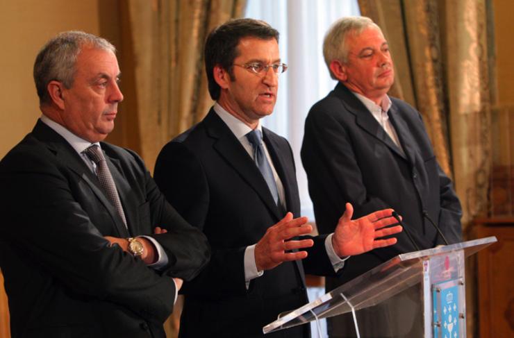 Os entón líderes do PSOE, PP e BNG presentando o principio de acordo para a fusión das caixas galegas