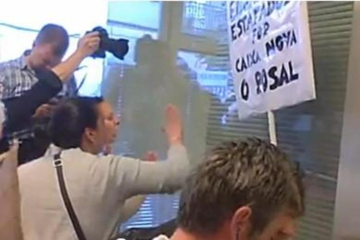 Protestando fronte a Novagalicia Banco