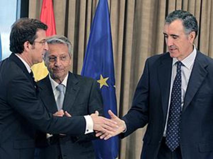 Feijóo saúda a Castellano ante o ex-presidente de Caixanova