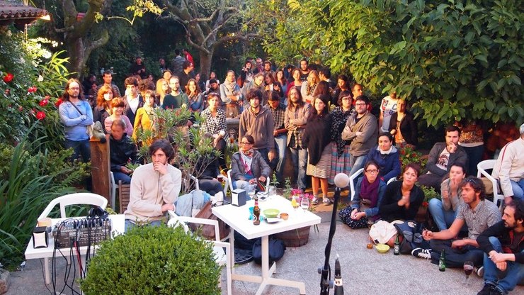 O ciclo TerraZeando logrou encher as terrazas de Santiago con actuacións de grupos poucos coñecidos
